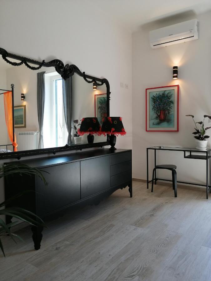 Love Mirrors And Flowers - Affitti Brevi Italia Apartment Bari Exterior photo